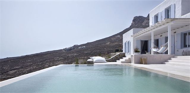 piscina casa en mykonos chicanddeco