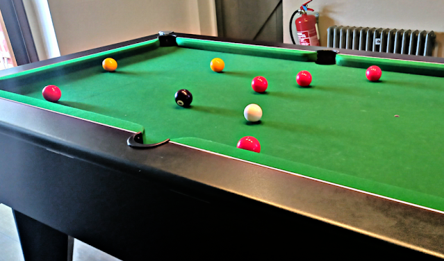 Pool table