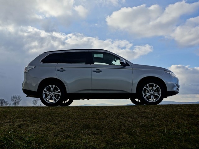 Mitsubishi Outlander 2013