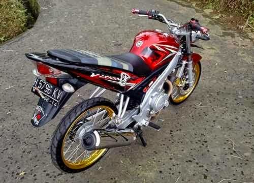  Modifikasi  VIXION  merah Velg jari  jari  emas