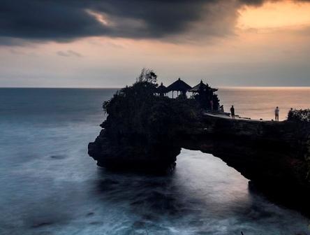 objek wisata bali tanah lot