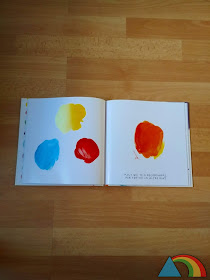 Interior del libro "Colores" de Hevé Tullet