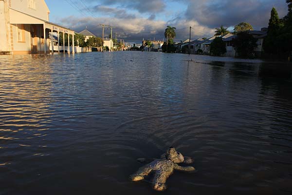 An interactive map of Queensland floods. I have reproduced some photos of 