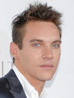 Jonathan Rhys Meyers Hairstyle