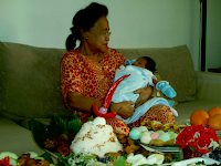Tradisi Unik untuk Sambut Kelahiran Bayi di Indonesia