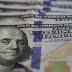 Dólar inicia a semana em queda e fecha a R$ 5,56