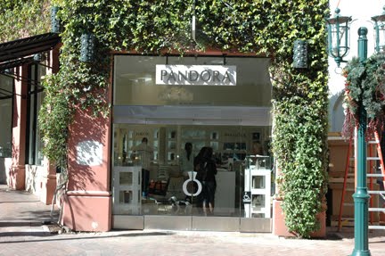 new Pandora jewelry store
