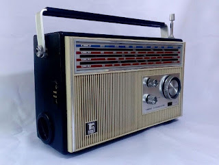  Siapa yang tidak kenal dengan yang namanya radio Mengenang Radio Kuno Yang Antik dan Gamb Mengenang Radio Kuno Yang Antik dan Gambarnya