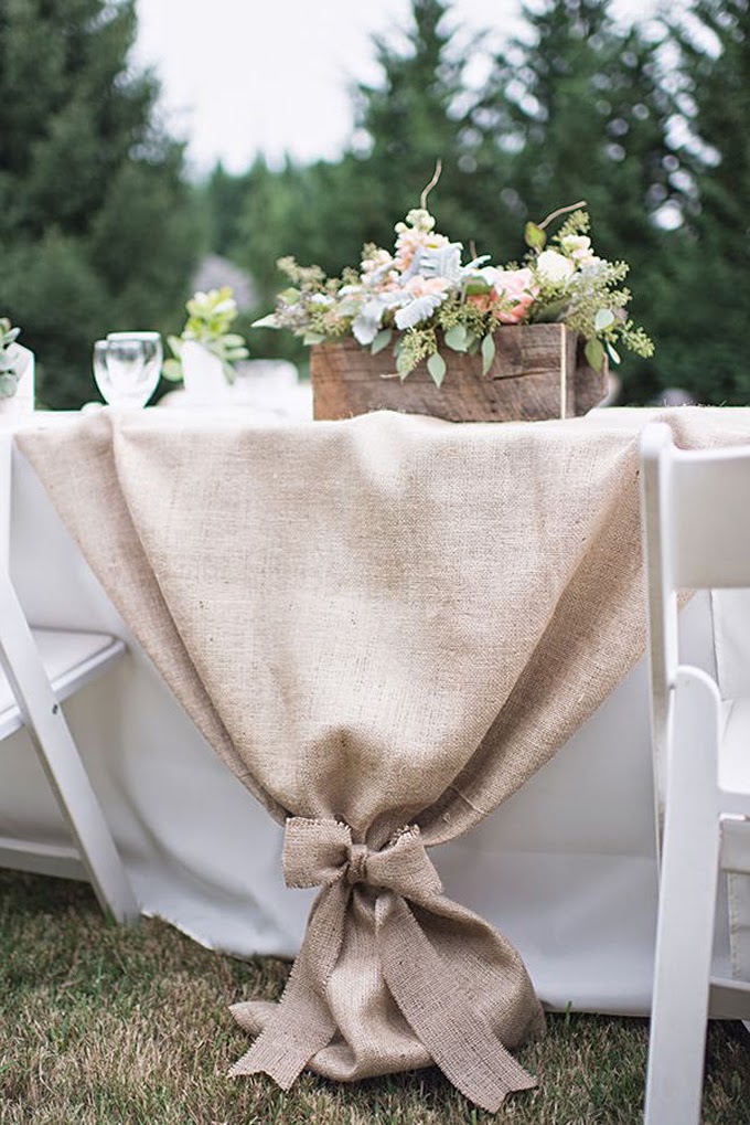 10 Country Chic Rustic Wedding Tablescapes