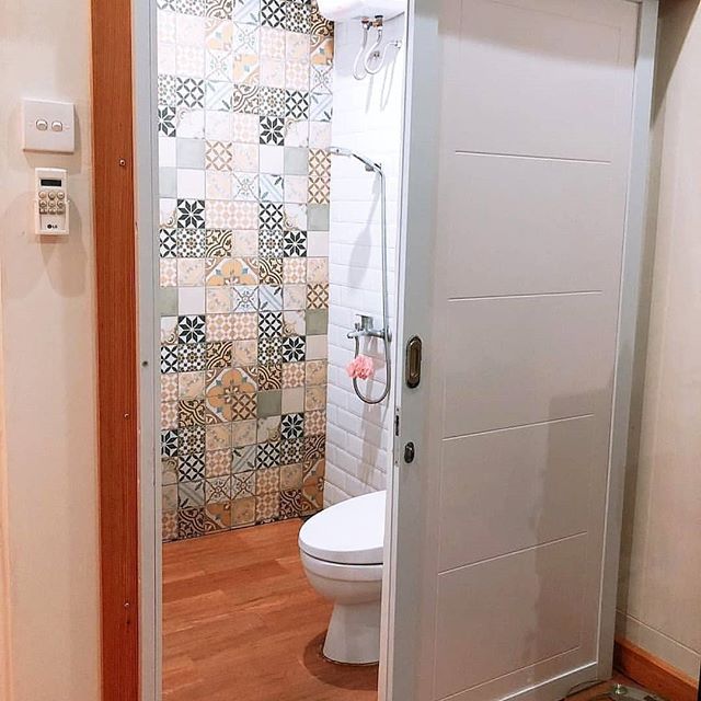 22+ Contoh Kamar Mandi Minimalis, Motif Masa Kini!