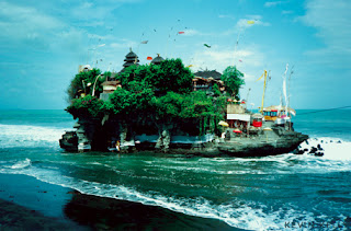 Tanah lot bali beach