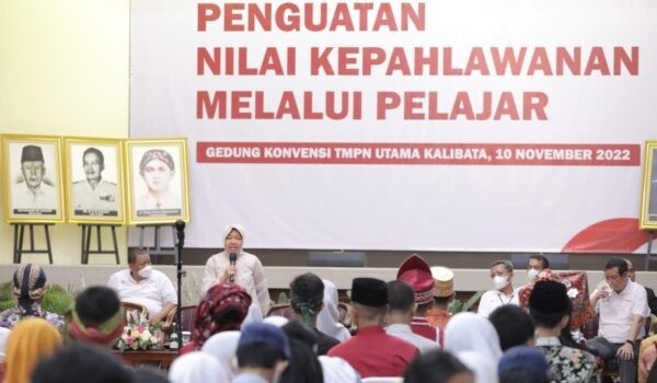 Mensos Risma Ajak Pelajar Teladani Nilai-nilai Kepahlawanan