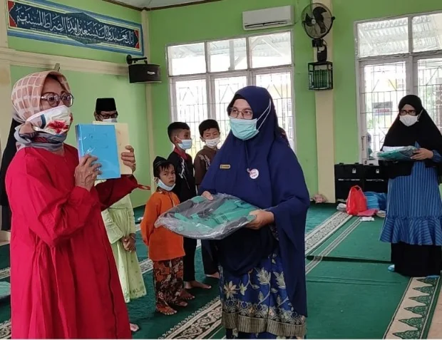 Salurkan Ribuan Buku dan Tas, JBB Masjid Al Quwait Jadi Inspirasi Kecamatan Lubeg