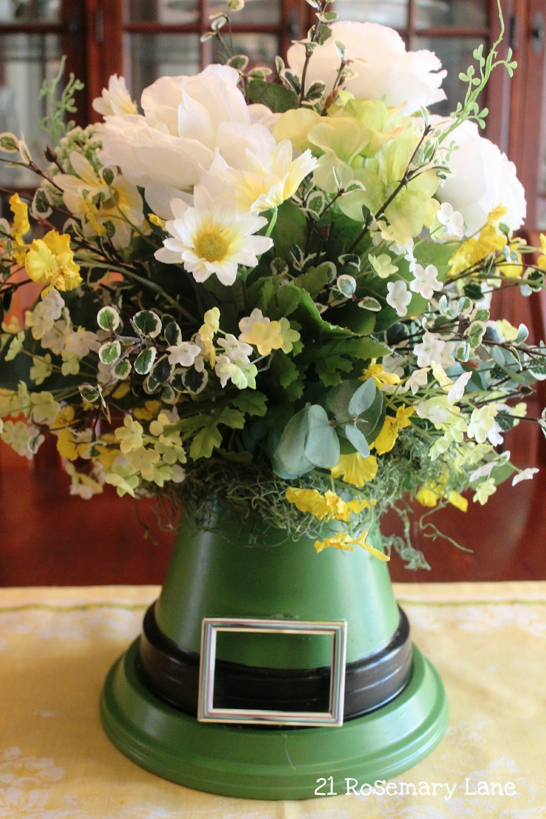 21 Rosemary Lane: "Luck of the Leprechaun" Hat Centerpiece