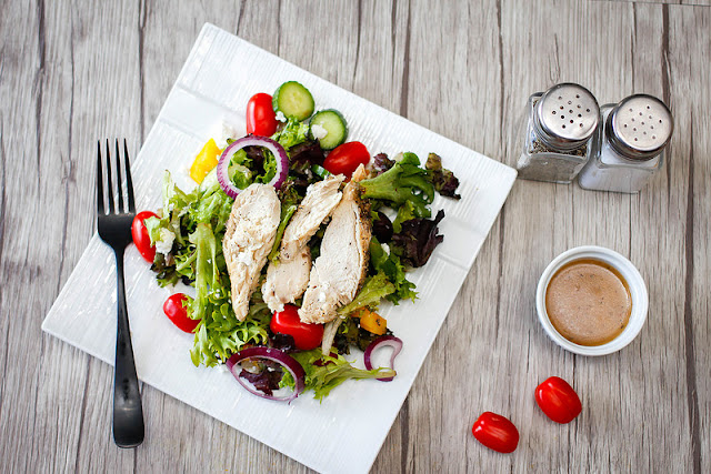 alt="weight loss,losing eight,calorie burn,diet,workout,weight loss tips,weight loss methods,slim body,fat burner,calorie calculator,salad,vegetables"