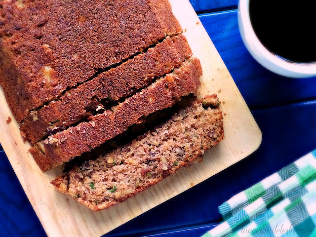 Zucchini Bread w/ crushed pineapple - lacocinadeleslie.com