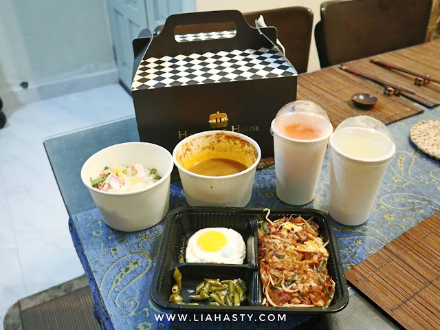 Konsep Pandu Lalu & Food Delivery "Lock" Your Food di Sepetang D'Vouk, Vouk Hotel by The Blanket