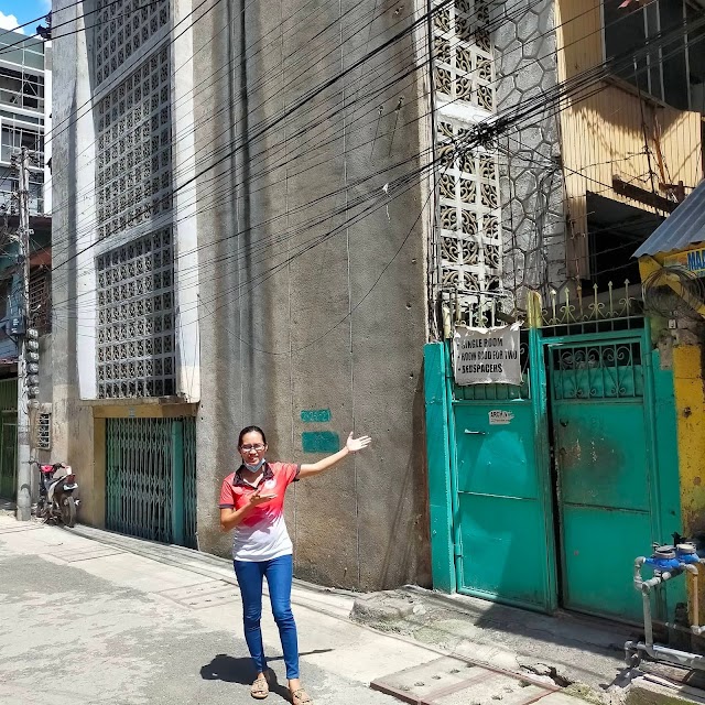 Income generating Commercial Old 4-storey Apartment in P. Del Rosario, Cebu City