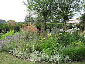 Ecologische siertuin, sierborder, natuurlijke tuin