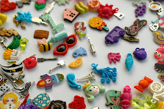 Medium mixed I spy trinkets TomToy