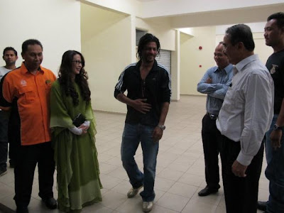 Shah Rukh Khan with Mohd Ali Dastum