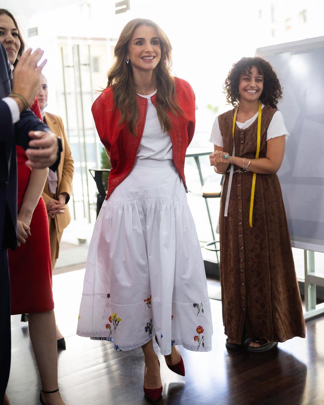 Queen Rania chose a stylish red and white look