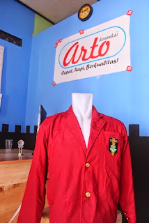 produk jas almamater