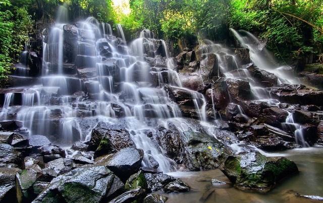 kanto lampo waterfall