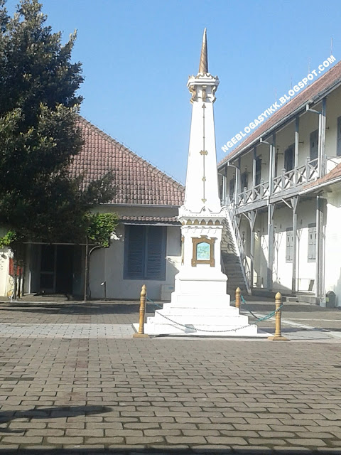 Tugu Jogja di Benteng Vredeburg Yogyakarta