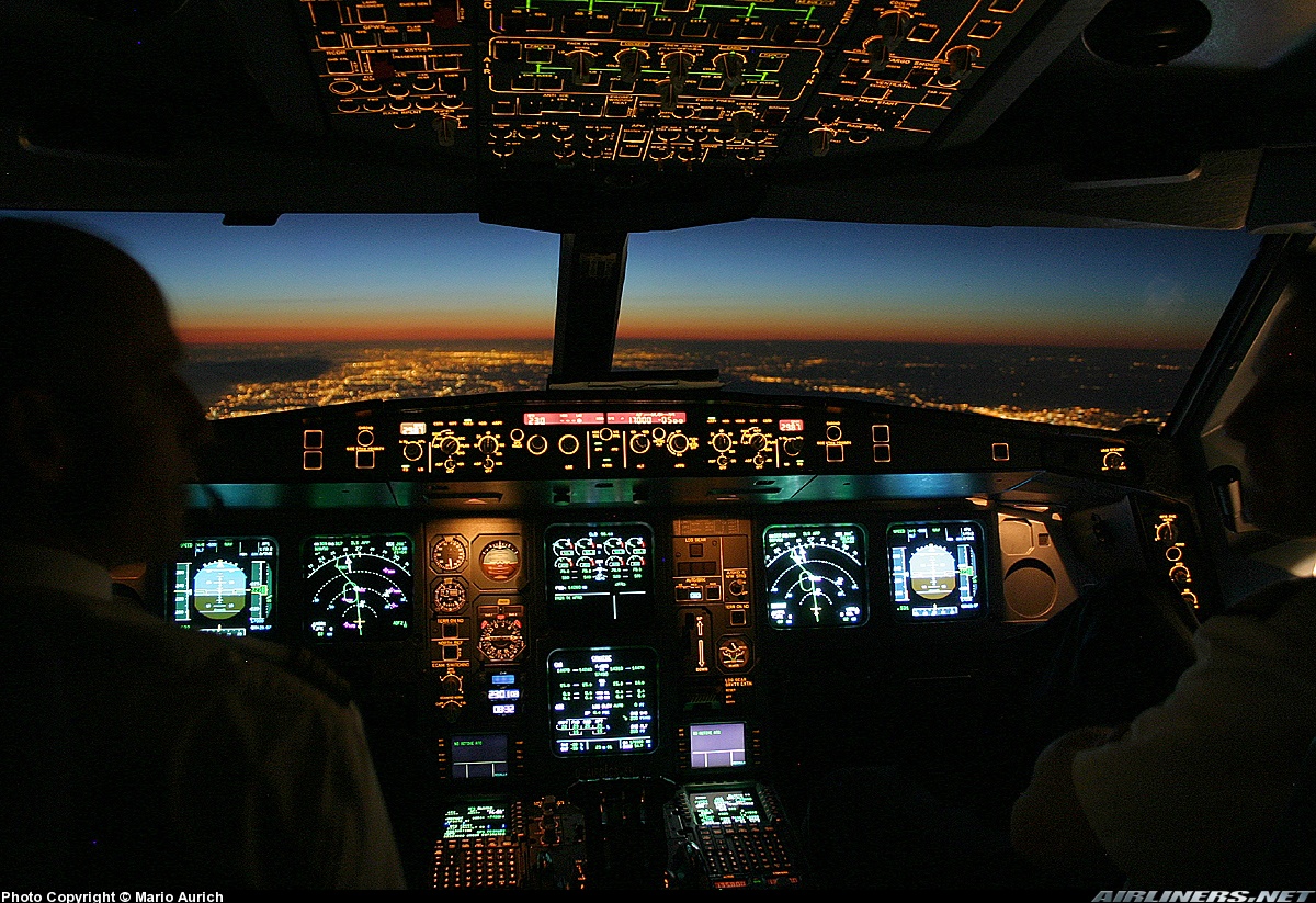 Jet Airlines: Airbus A340 cockpit