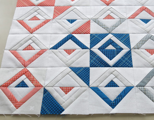 Luna Lovequilts - Paper pieced Log Cabin blocks - Top finished