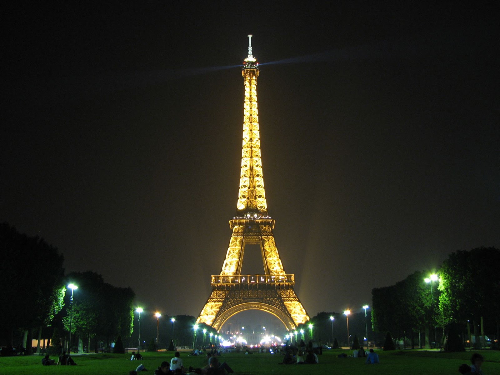 Paris: Paris Eiffel Tower at Night