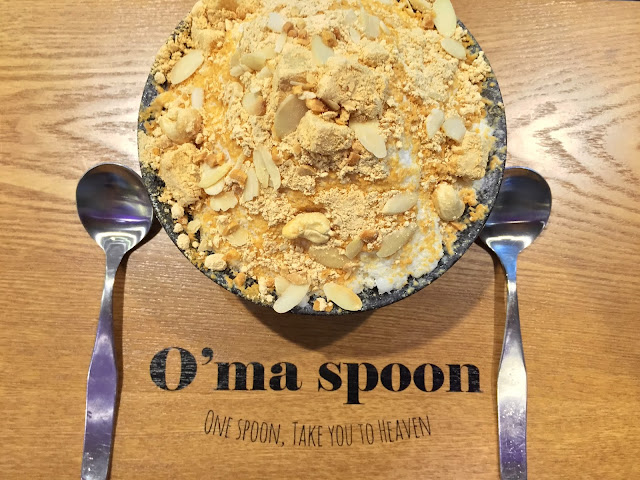 O'ma spoon Korean Dessert Cafe - Injeolmi Bingsu