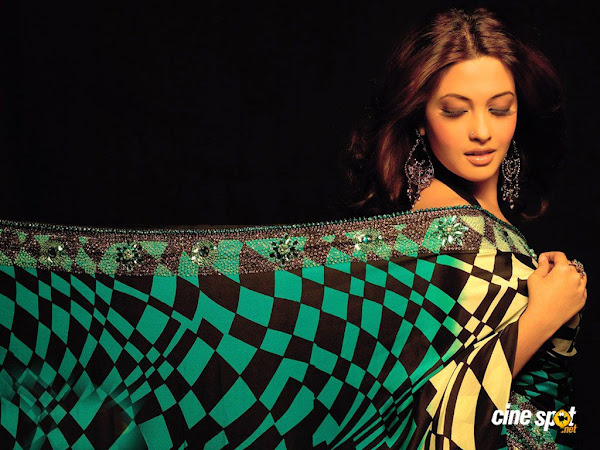 Riya Sen latest Wallpaper collection