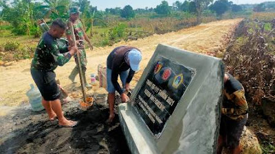 TNI Bangun Prasasti TMMD ke-111 di Desa Siwalan