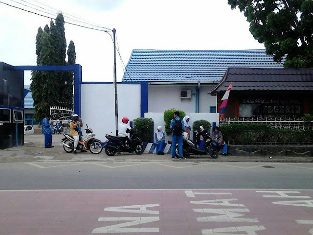 Tampilan depan SMA N 2