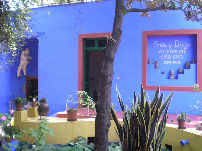 the-blue-house-in-mexico