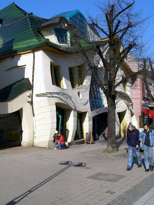 Crooked house in Poland02