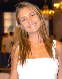 Adriana Esteves white elegant dress