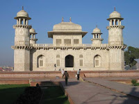 Itmad-ud-daulah -agra vacation- famous places in india