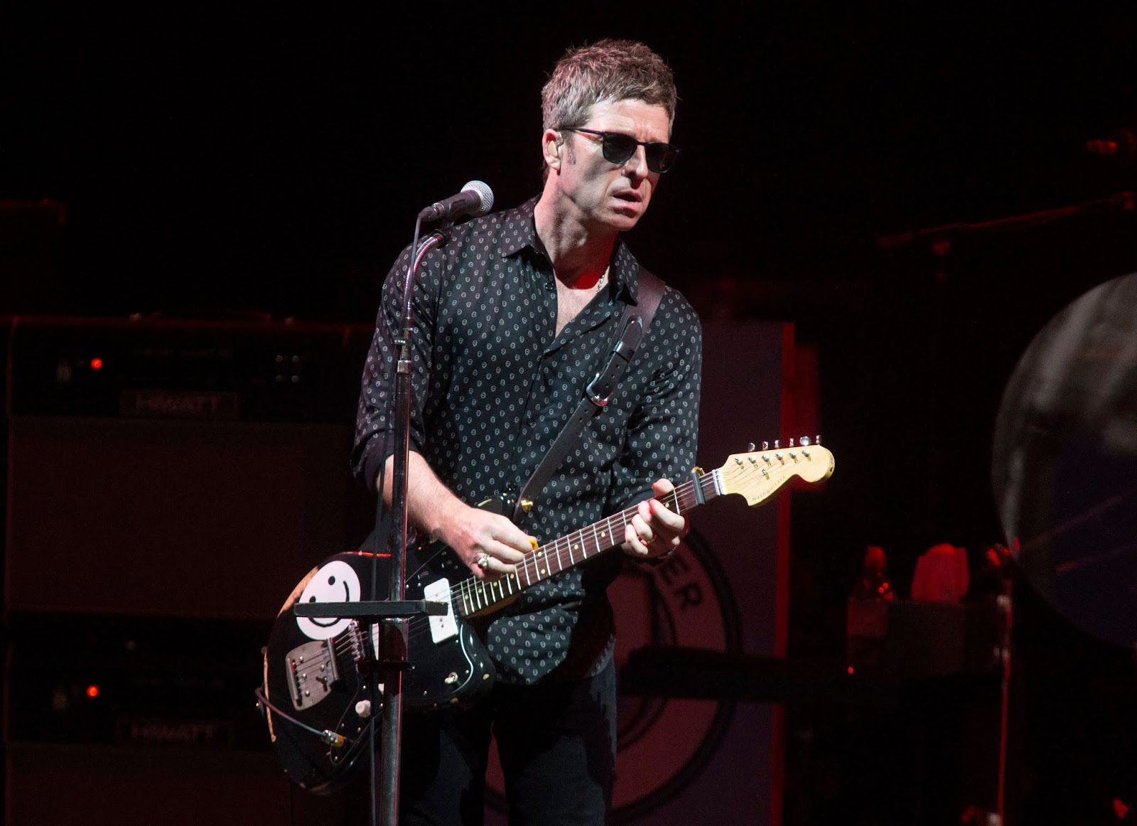 ItsNotYouItsMe Blog: Noel Gallagher Has An Ethereal Moody ...