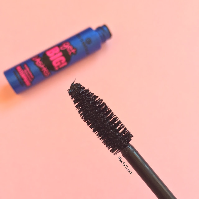 Essence get big lashes volume boost waterproof maskara fırçası