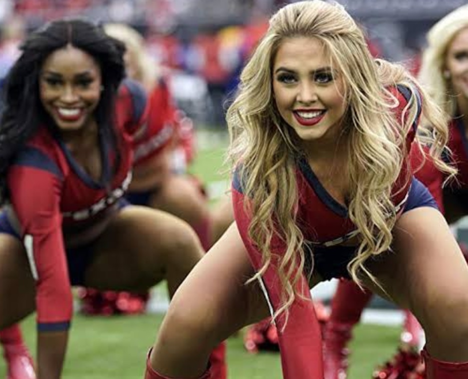 NFL Cheerleaders per hour wage 2020