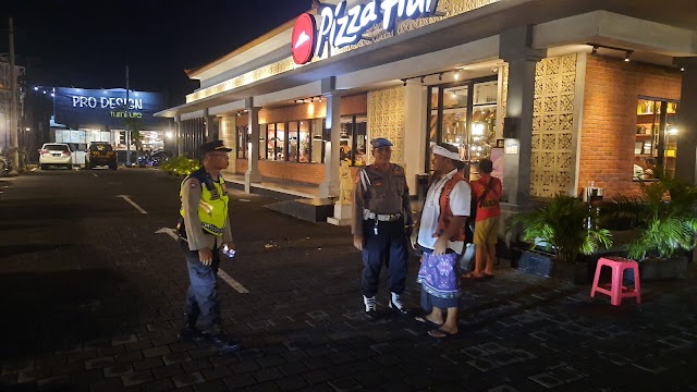 Ciptakan Keamanan dan Kenyamanan Kepada Masyarakat, Polsek Denbar Gelar Patroli Subuh