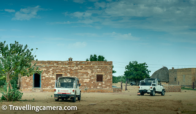 We had no booking at Sam Sand Dunes, so we headed back to Jaisalmer city. Many folks made us feel that we missed the stay, which is awesome but both Vibha and I never felt bad about it. We may go again to Jaisalmer and may explore the option to spend a night around Sand Dunes, not sure if that would be Sam or something else.