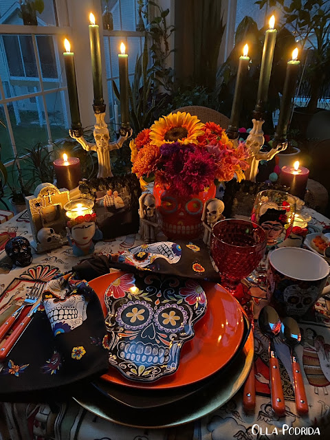 Day%20of%20the%20Dead%20Tablescape%20Olla-Podrida%20Pattie%20Tierney%207.PNG