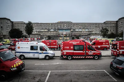 La fotografía de decenas de ambulancias haciendo cola ante el Hospital más grande de Portugal