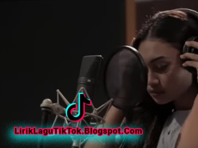 Lirik Lagu Novia Bachmid - Tuhan Ku Tak Sanggup