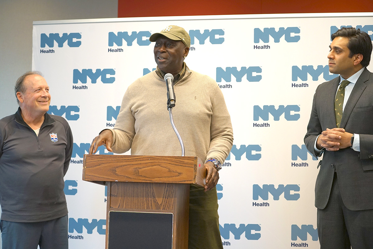 Super Bowl-winning NFL Giant Ottis Anderson touts the NFL’s Fight Against Obesity with NYC Health Commissioner Dr. Ashwin Vasan. -Photo by Department of Health and Mental Hygiene