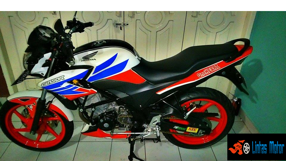 Honda CB150R Modifikasi StreetFire Terbaru